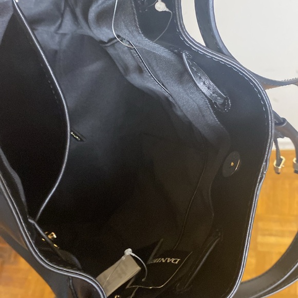 New with tags Danier Leather Purse - Picture 5 of 7